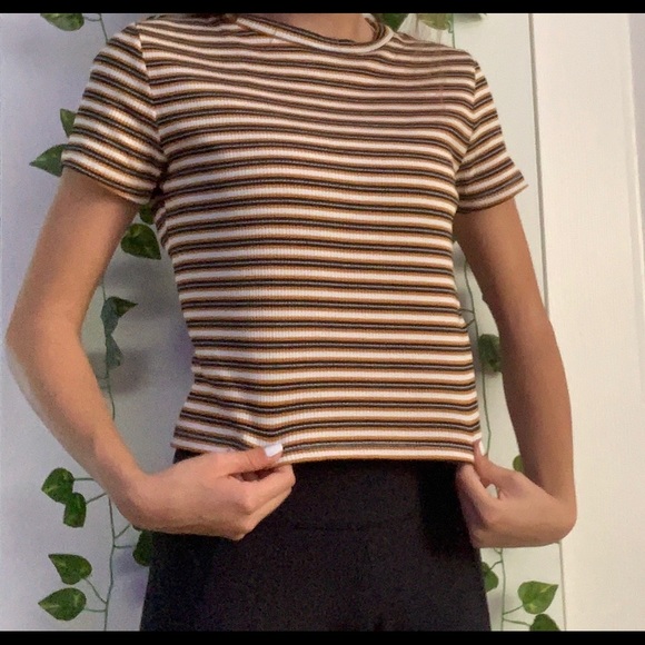 H&M Tops - H&M cropped tee